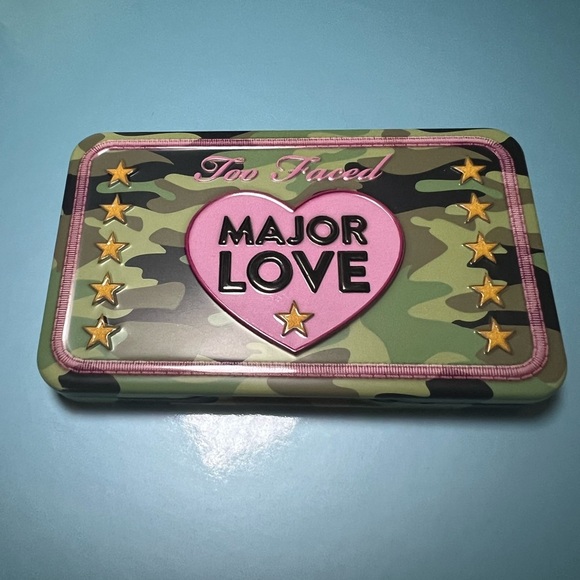 TOO FACED • MAJOR LOVE MINI EYE SHADOW PALETTE • NIB - Picture 8 of 10